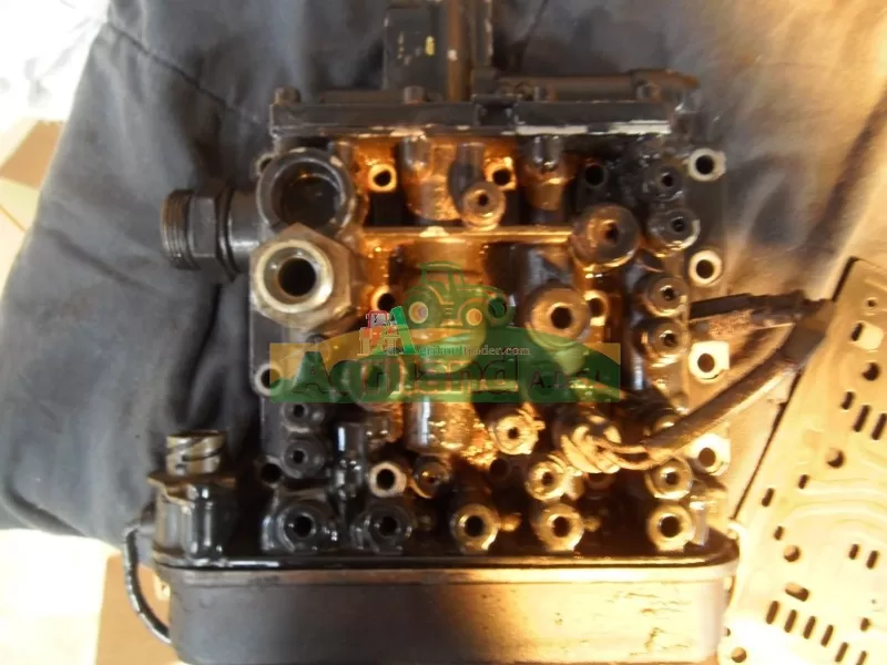 DEUTZ-FAHR Distributeur Principal De Boite De Vitesse