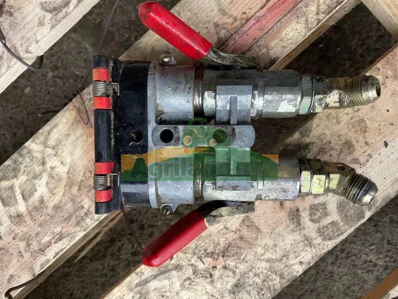 Coupleur Hydraulique Massey Ferguson 8120