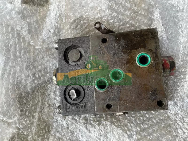 DEUTZ-FAHR Bloc Distributeur Deutz 4005