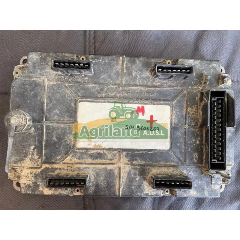 Boitier Électronique Massey Ferguson 6140