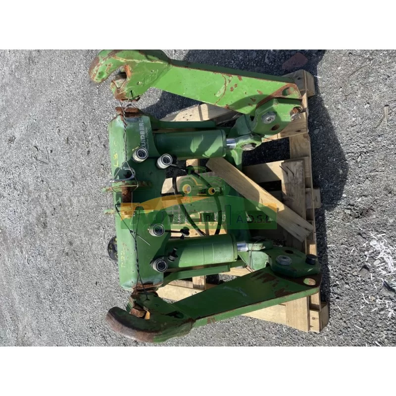 Relevage Avant John Deere 6820
