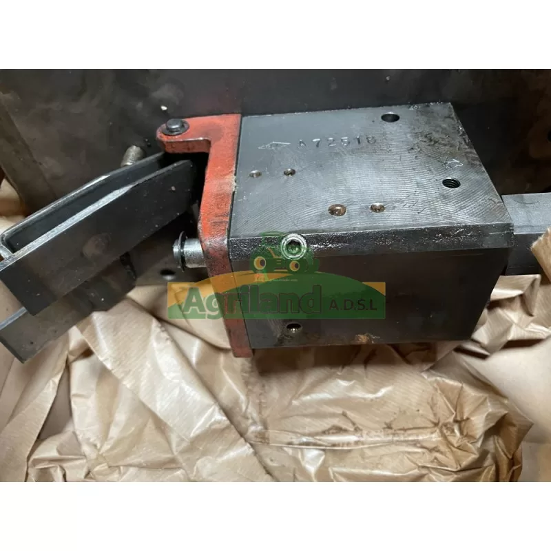 Distributeur De Relevage Renault 951