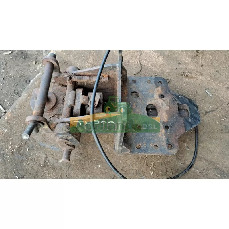 Crochet Automatique Avec Les Tirants Et Piton Amovible New Holland Tl 90 A