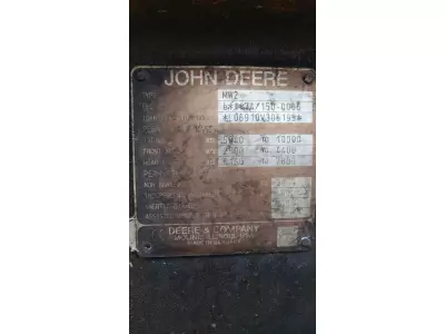 JOHN DEERE 6910 - 4RM 8855 VQ 50