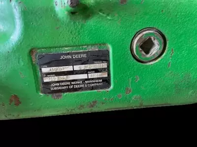 JOHN DEERE 6215 R