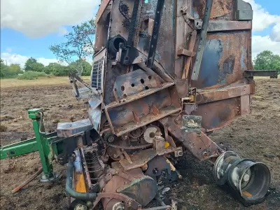 JOHN DEERE 864