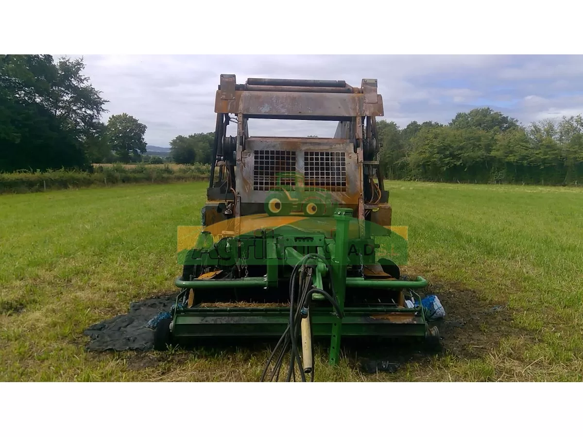 JOHN DEERE 854 N EC-892-ZY