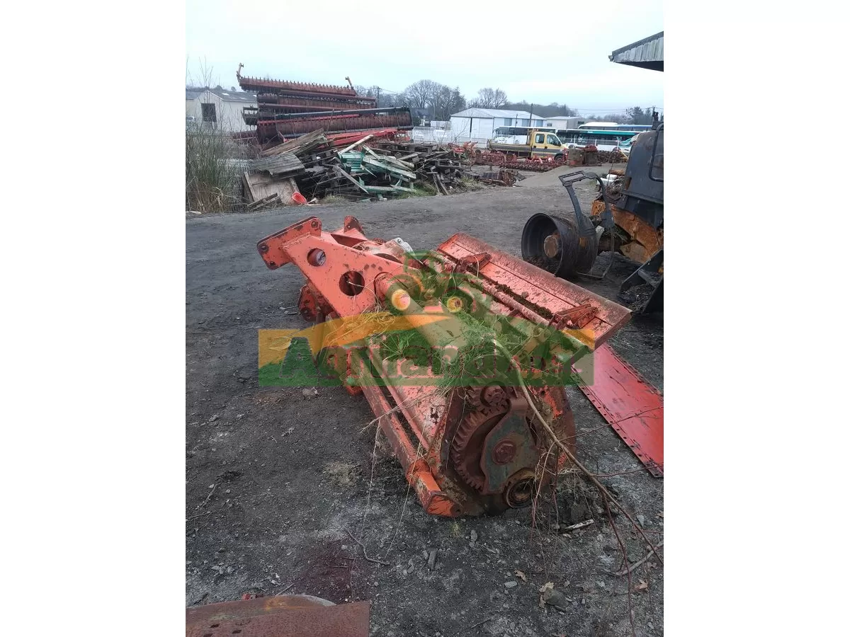 HOWARD  HR 40 305 W
