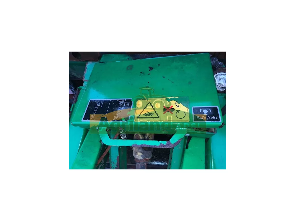 JOHN DEERE 864