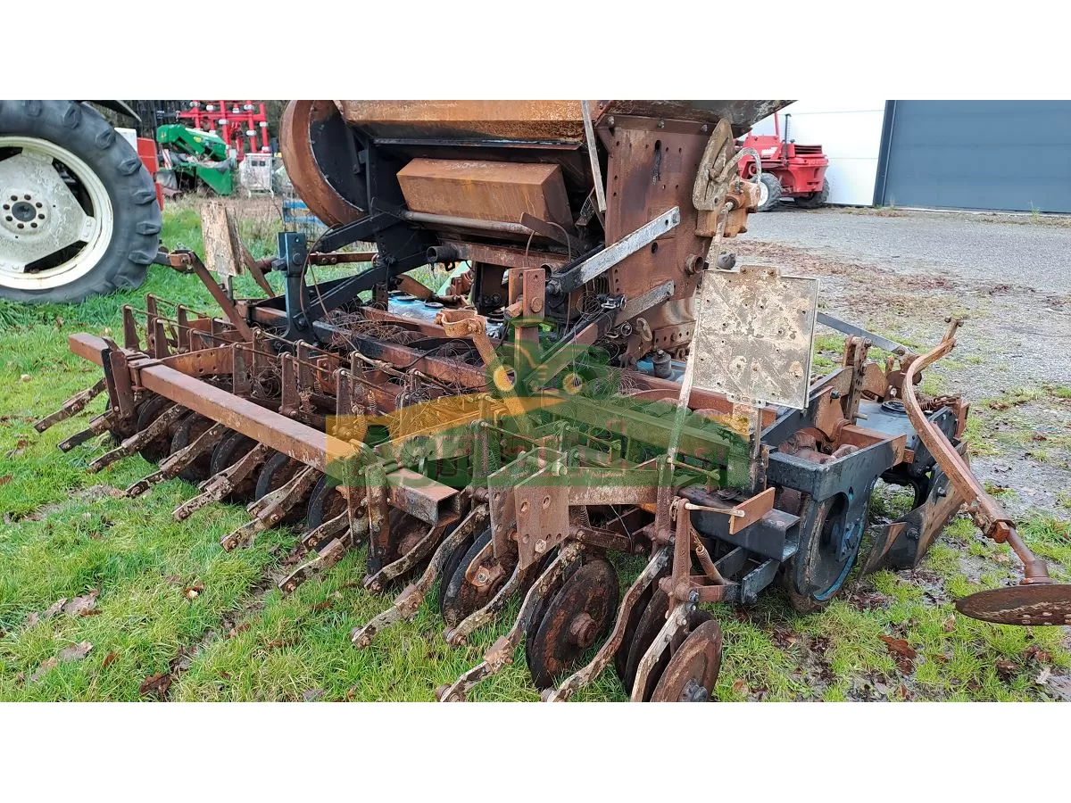 LEMKEN SOLITAIRE 9