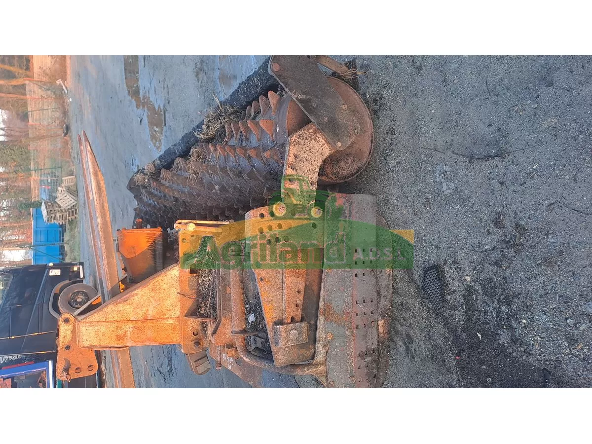 KUHN HR 303