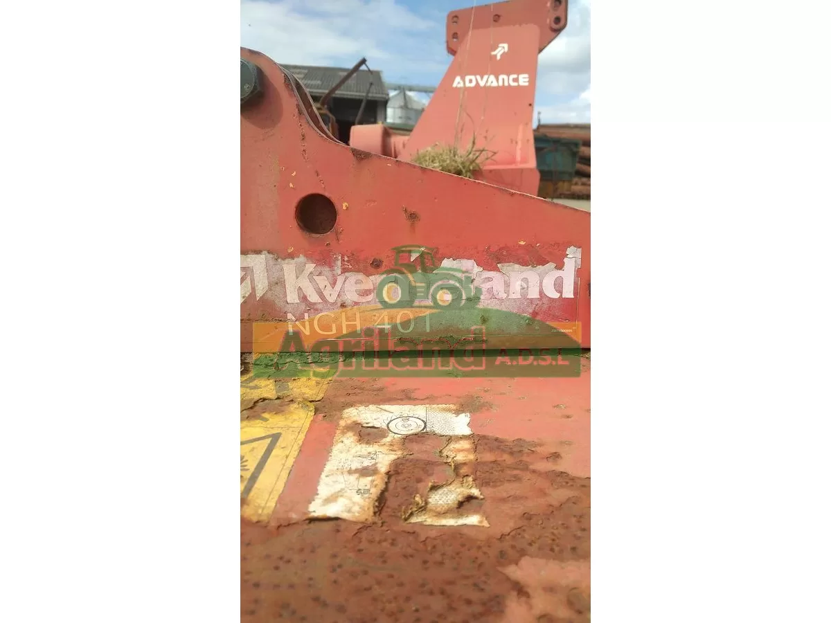 KVERNELAND NGH 401