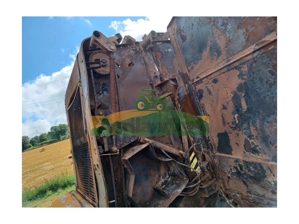 JOHN DEERE 864