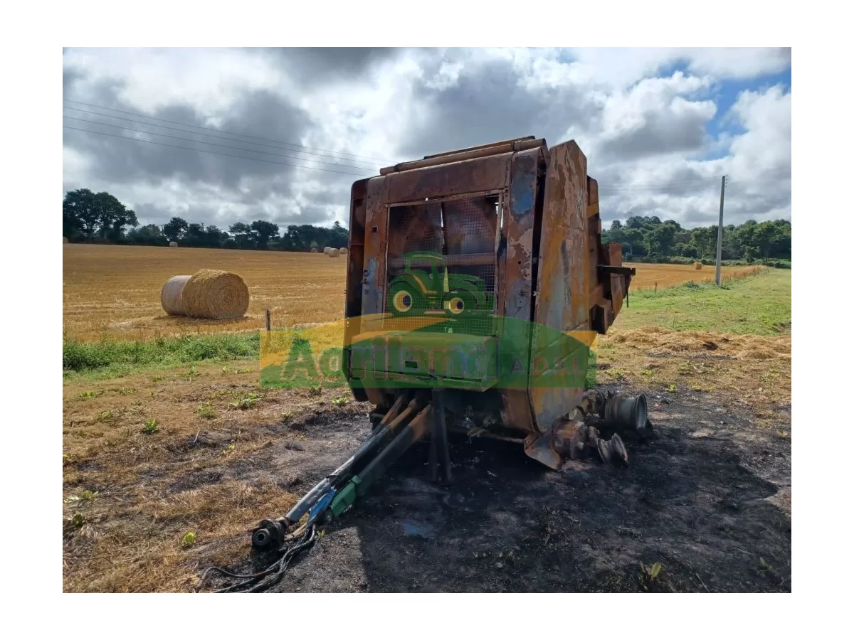 JOHN DEERE 864