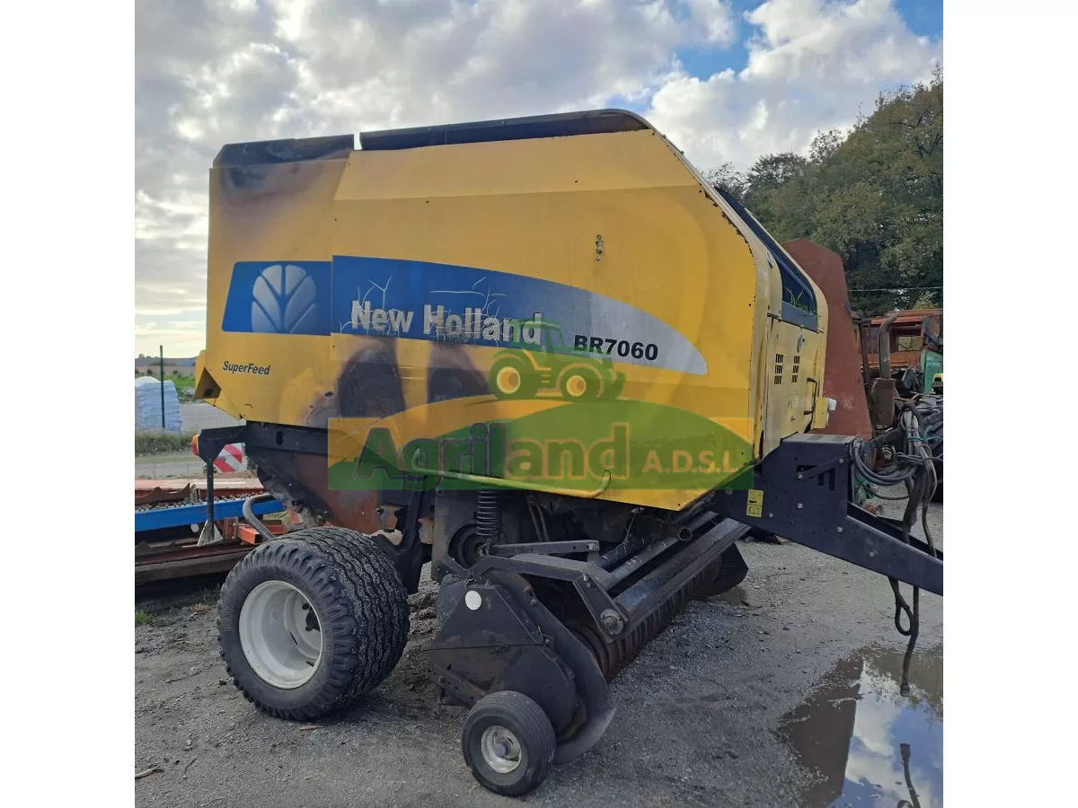 NEW-HOLLAND BR 7060