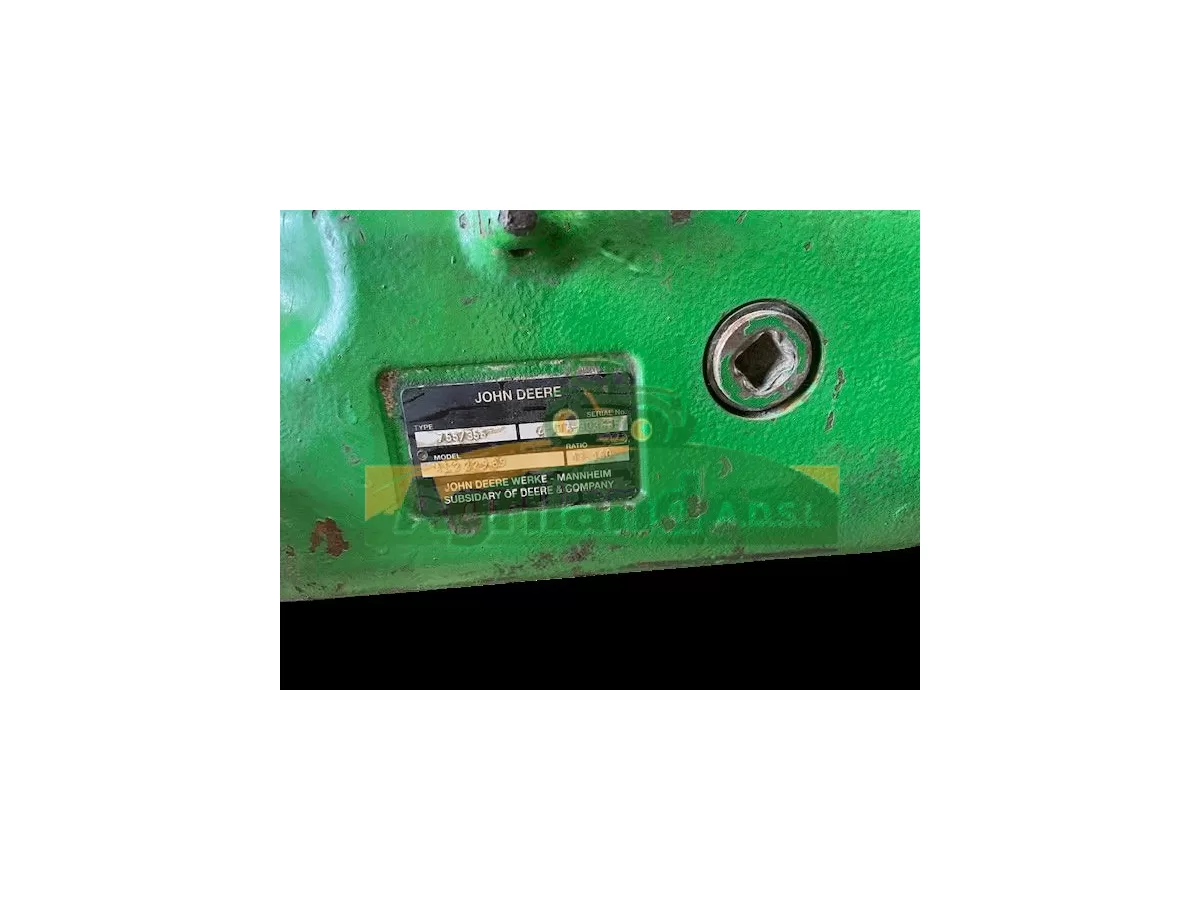 JOHN DEERE 6215 R