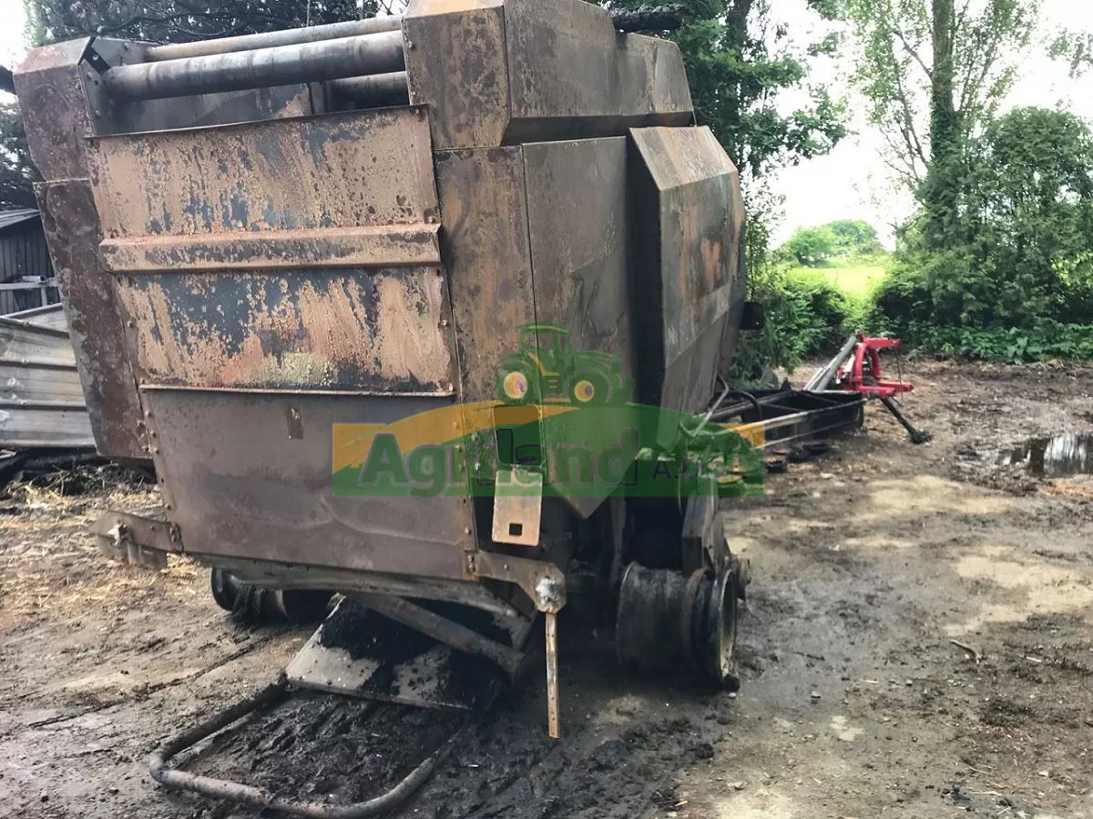 NEW-HOLLAND BR 7070