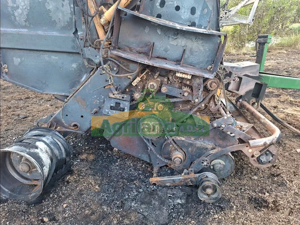 JOHN DEERE 864