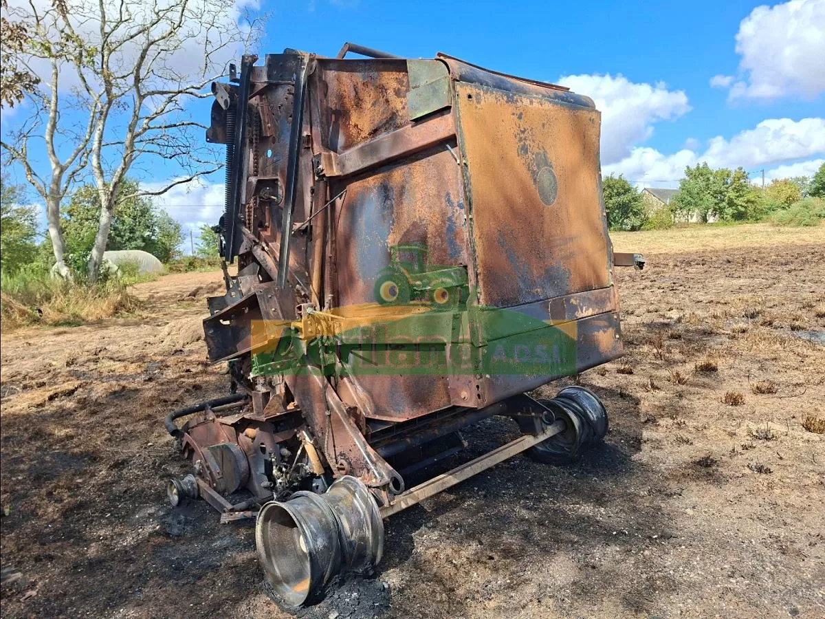 JOHN DEERE 864