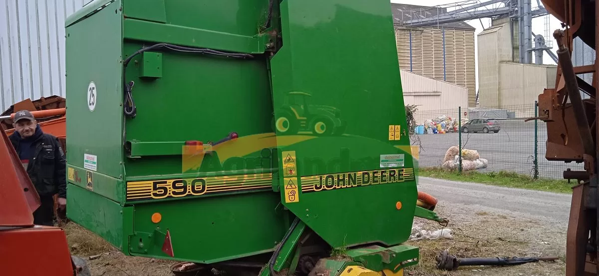 JOHN DEERE 590