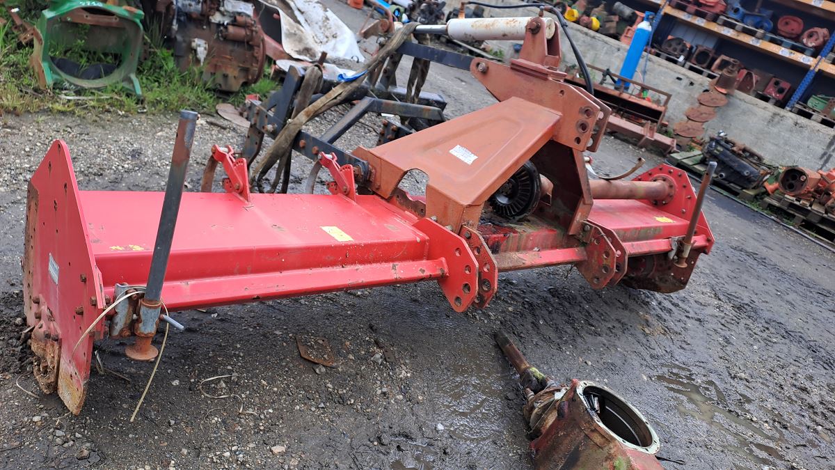 HOWARD  R 500 S 305 S F1