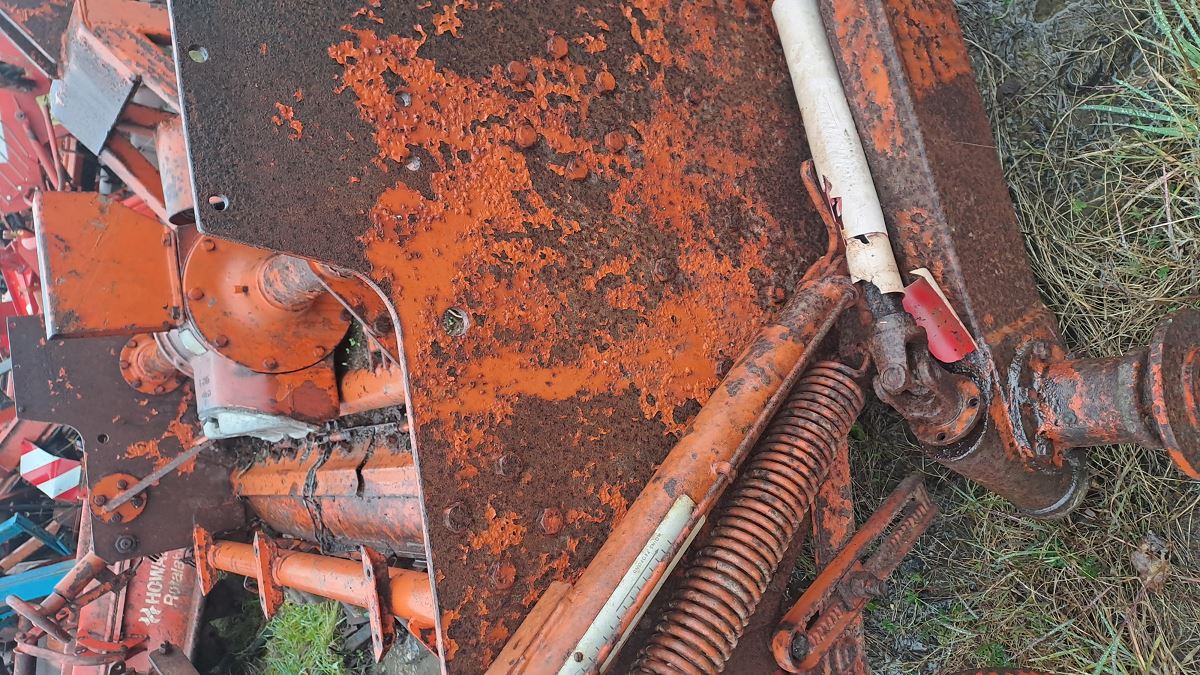 HOWARD  TRISEMAVATOR