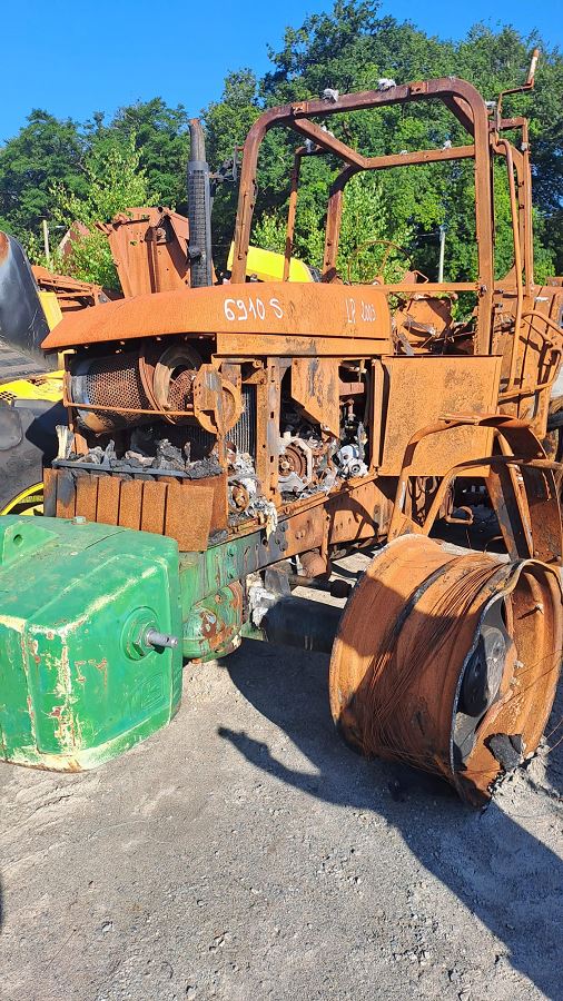 JOHN DEERE 6910 S 8937 QG 33