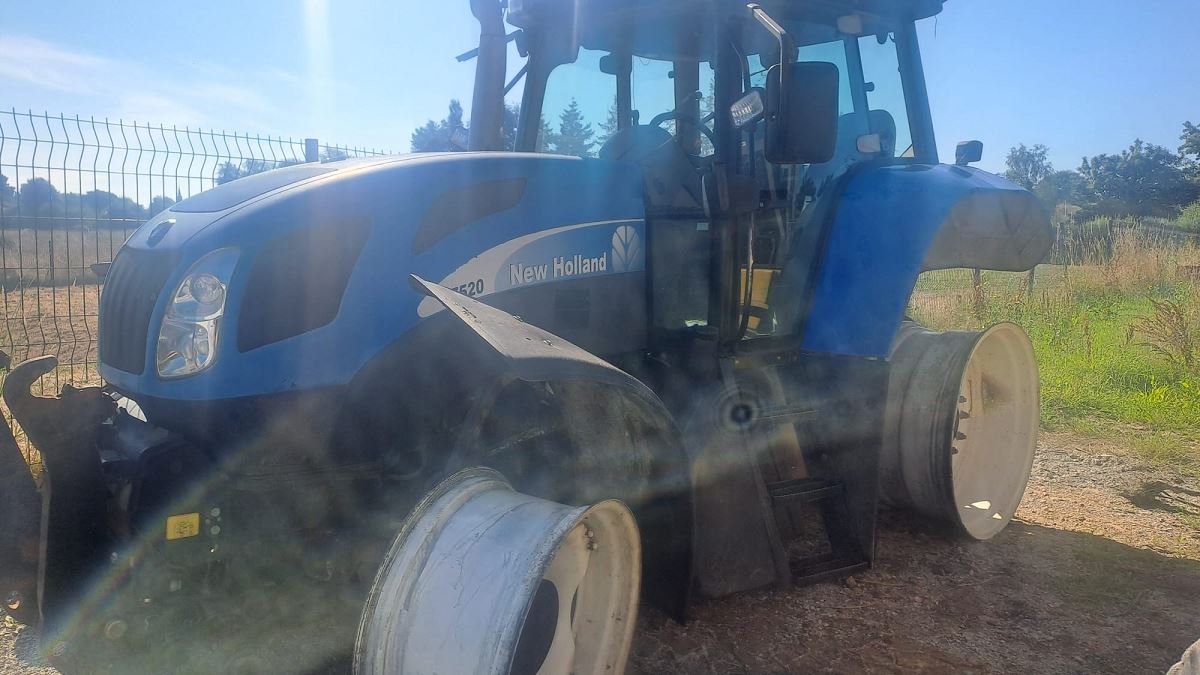 NEW-HOLLAND T 7520 FN-467-DT