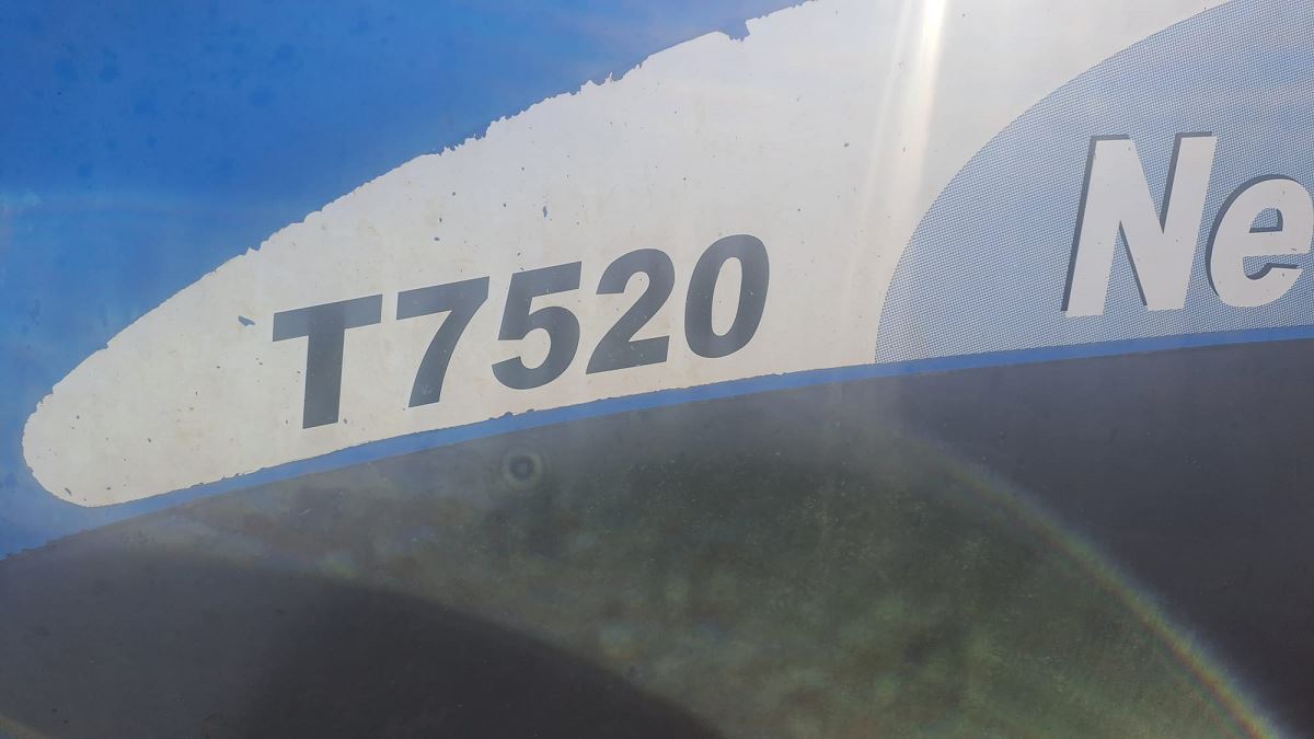 NEW-HOLLAND T 7520 FN-467-DT