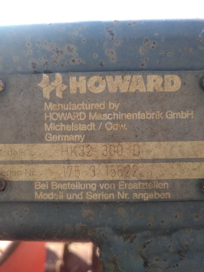 HOWARD  HK 32 300 D