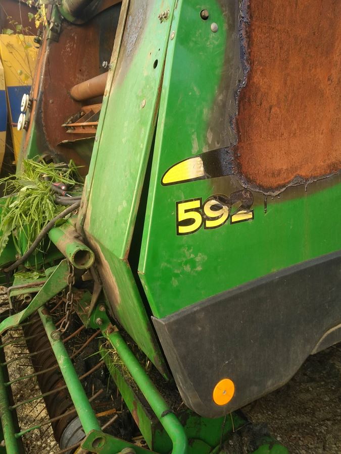 JOHN DEERE 592